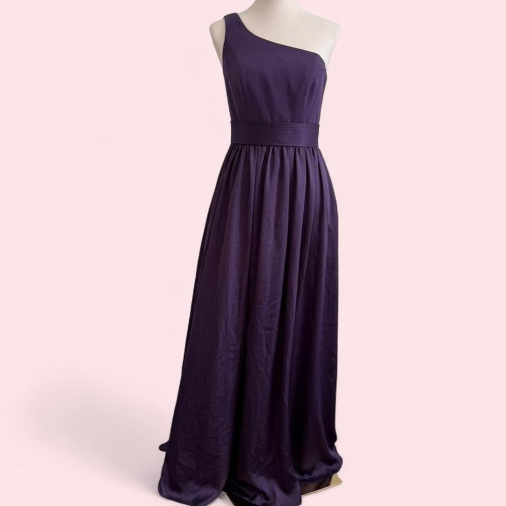 Y2K‎ Vera Wang White One-Shoulder Purple Gown